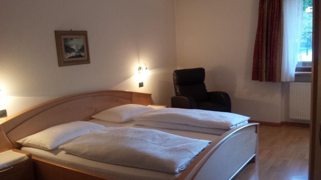 Hotel Garni Gardena - Appartments Santa Cristina Val Gardena Oda fotoğraf